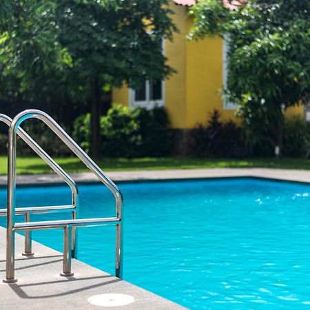 Saffronstays Casa Manga, Karjat - Pet-Friendly Pool Villa Near Nd'S Film World And Saltt Esterno foto